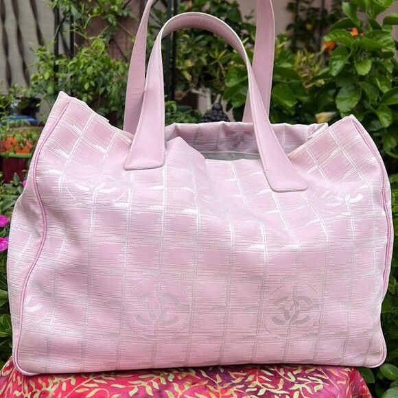 CHANEL Pink CC logo Travel  Ligne Tote - Picture 1 of 15
